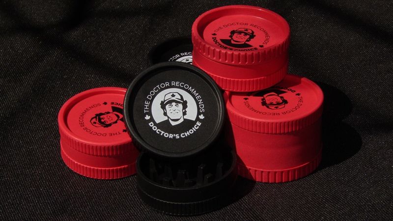 Гриндер пластиковый красный (1 слой), Фасовка: 1, изображение 3